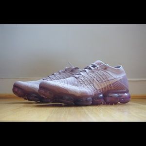 Women’s Nike Air Vapormax Flyknit – US 9 / EU 40.5